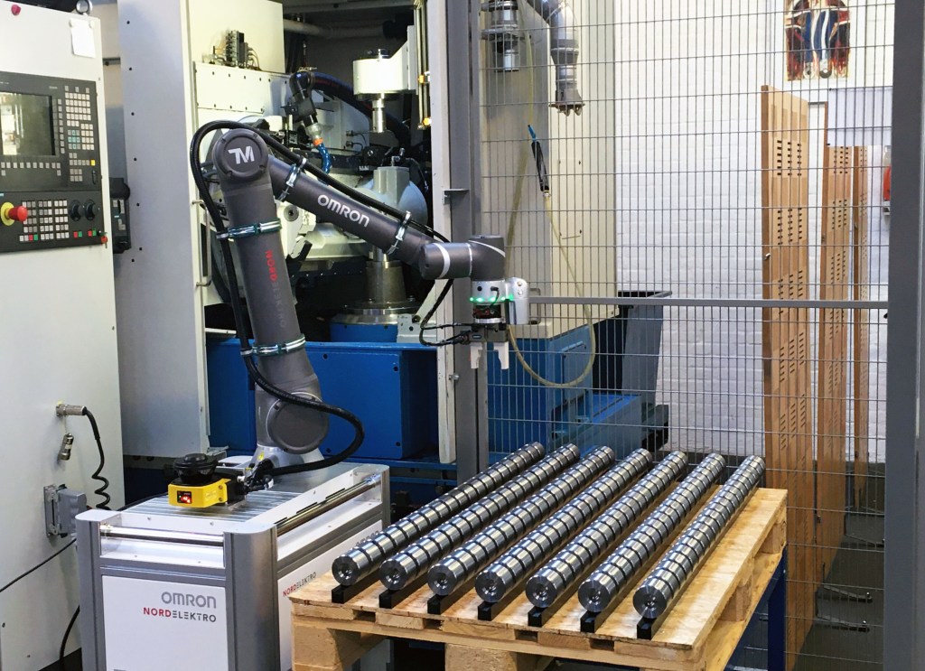Machine tending cobot automating CNC feeding at Fischer Gears