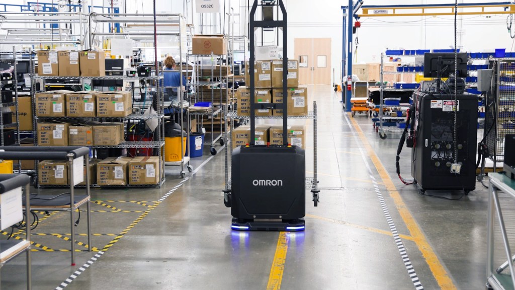 OL-450S AMR used for intralogistics automation
