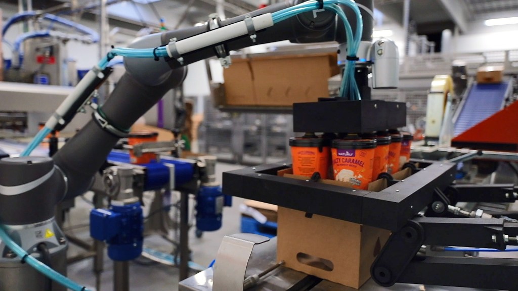 Packaging automation with OMRON TM collaborative robot