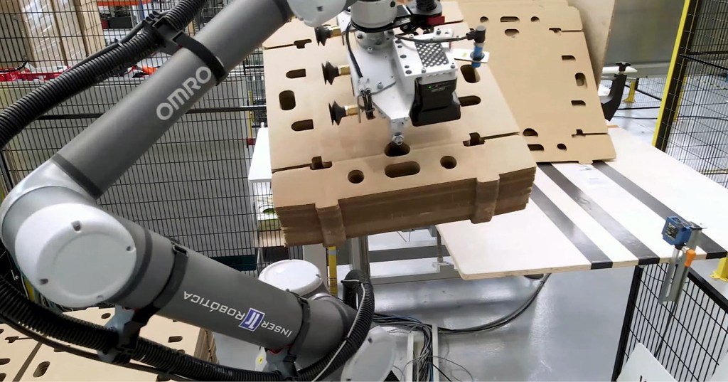 Automatic packaging solution for case erector loading