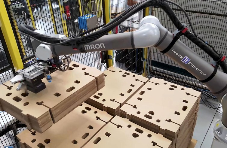 Coboloader robot for automatic packaging