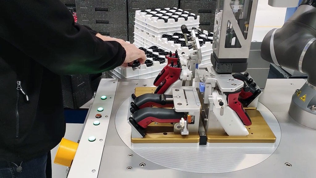 OMRON cobot assembly automation for electric shaver production