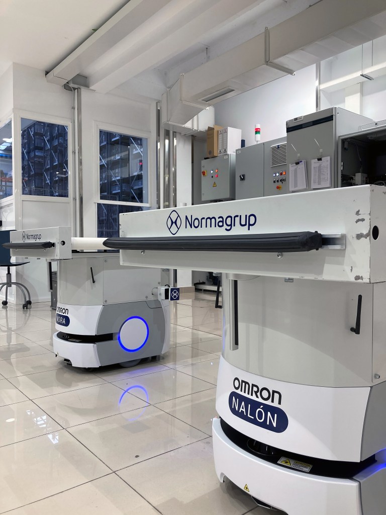 Production line optimized with automated mobile robots
