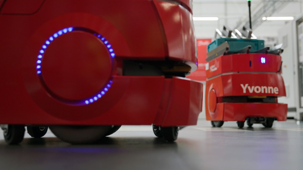 Autonomous warehouse robots improving logistics efficiency