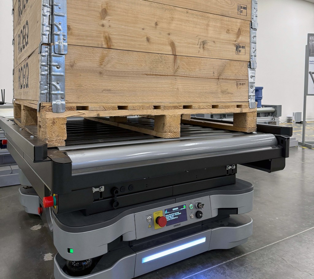OMRON MD-650 AMR Moving Pallets Around