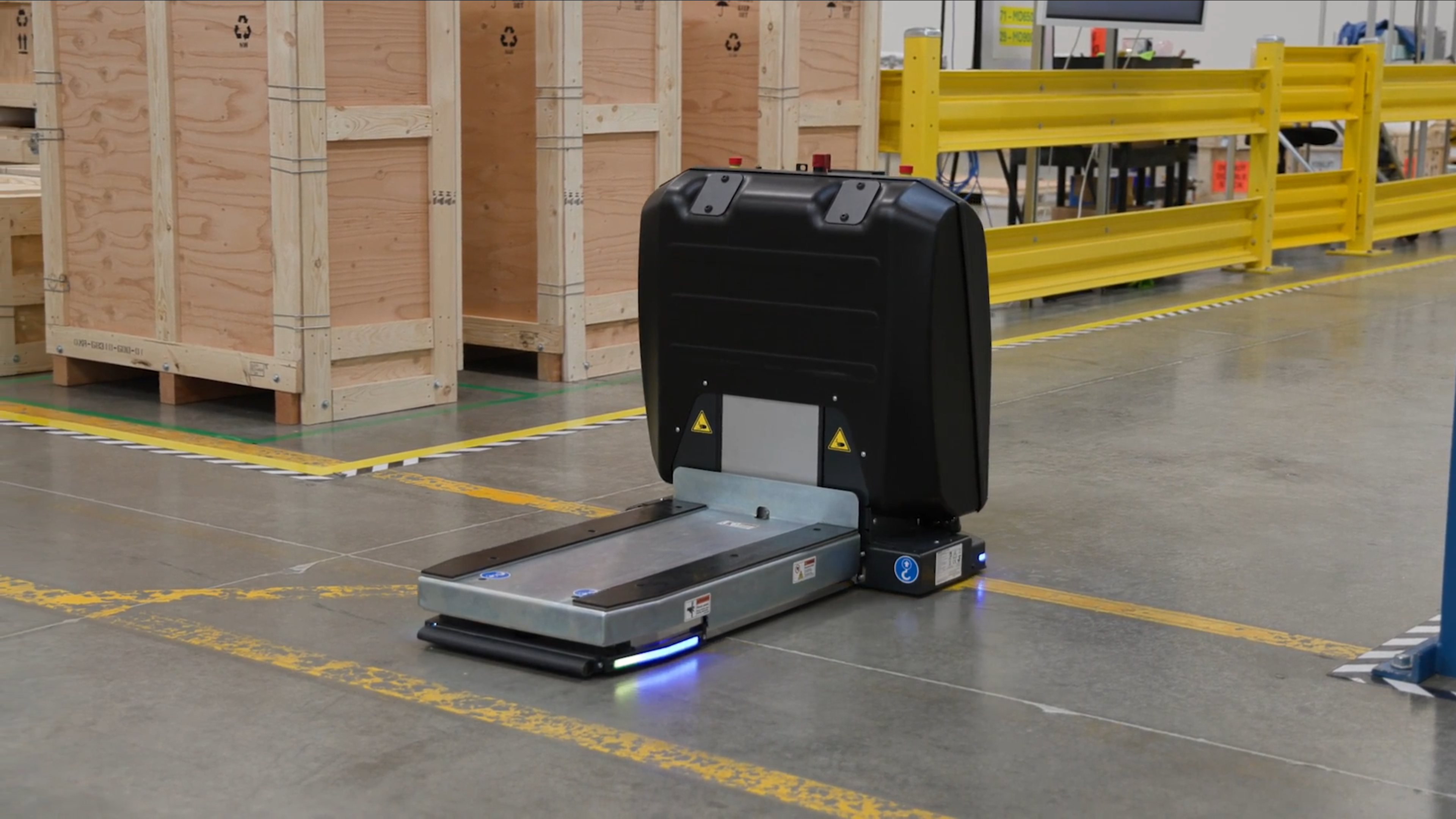 OL No Mast Navigating a Factory Floor