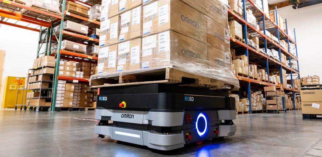 MD-650 Pallet Transport in Warehouse