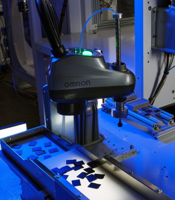 Web-Optimized_SCARA_Robot_Application_i4L_OMRON_Robotics