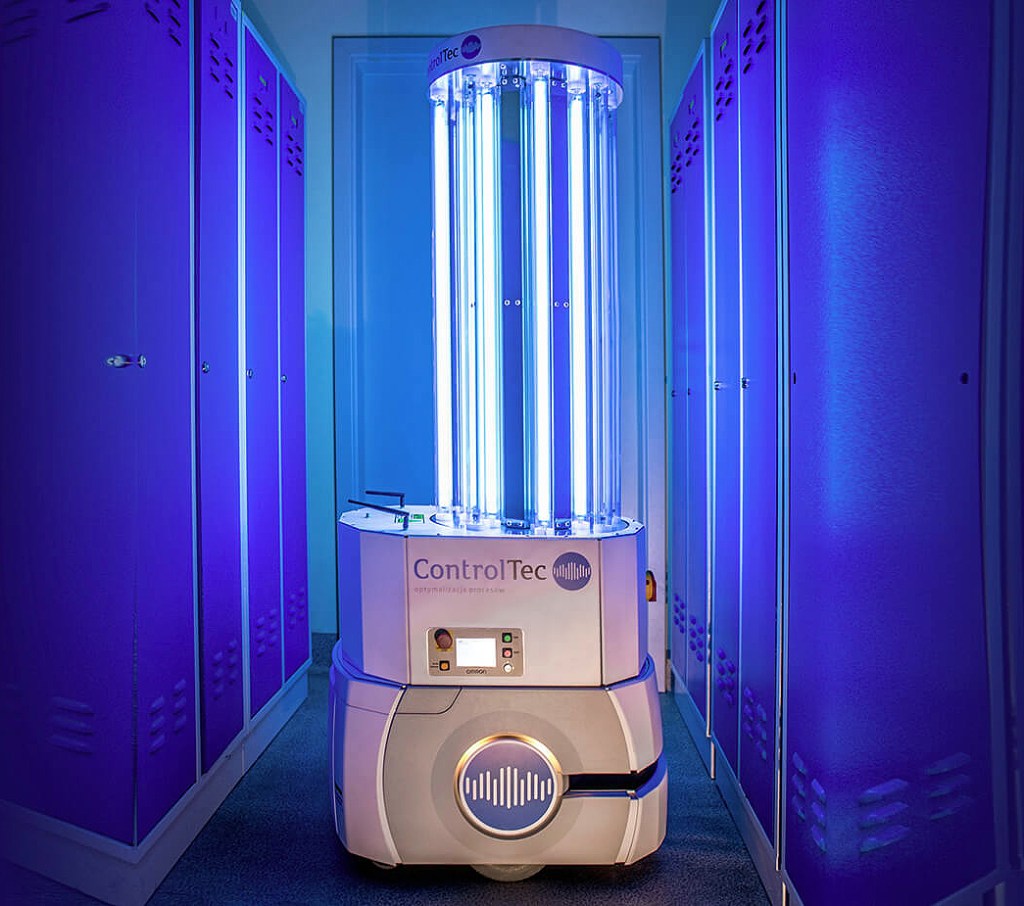 mobile_robot_uv-light-sterilisation-OMRON